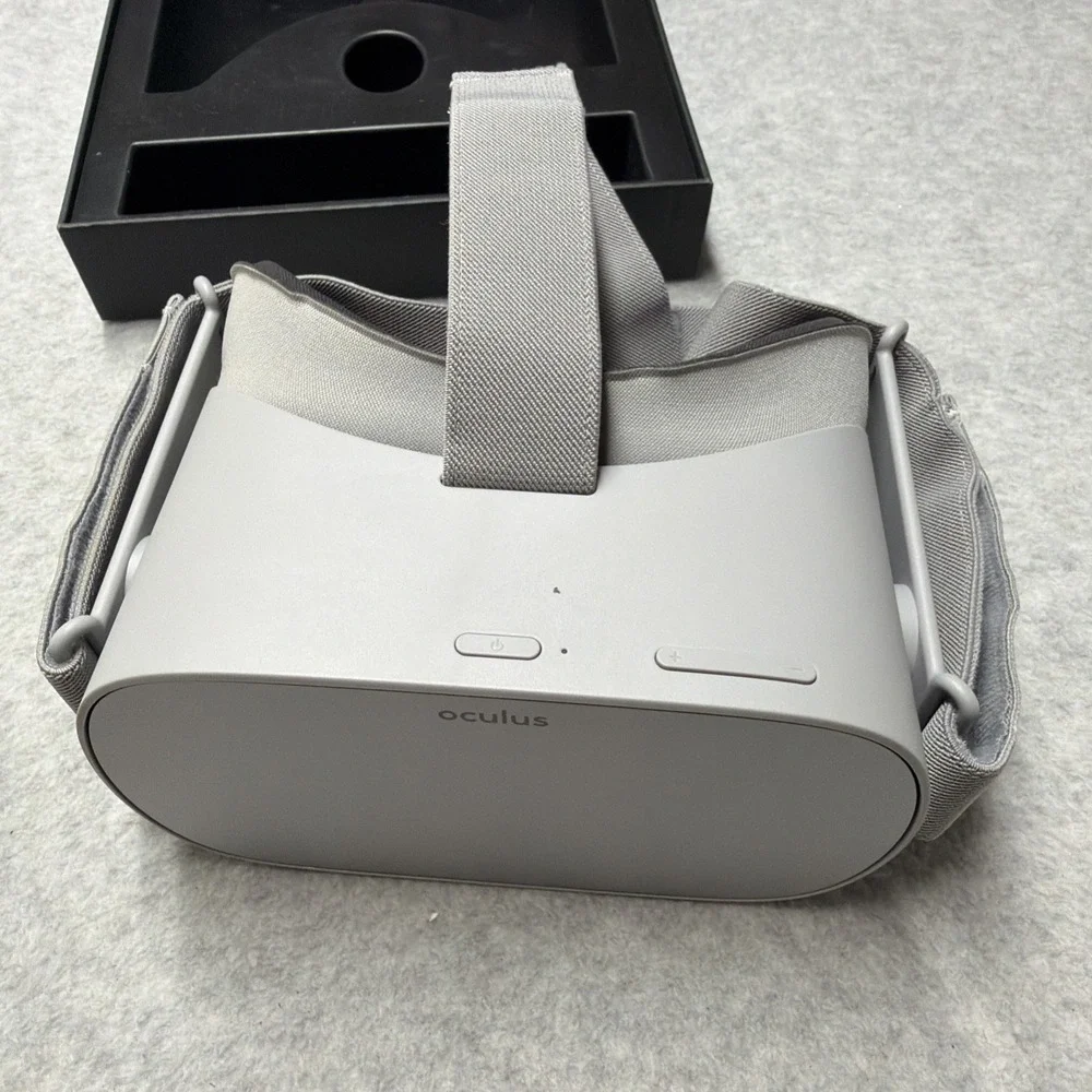 Oculus Go 64GB Standalone All-in-One VR Headset MH-A64 Tested No Charger